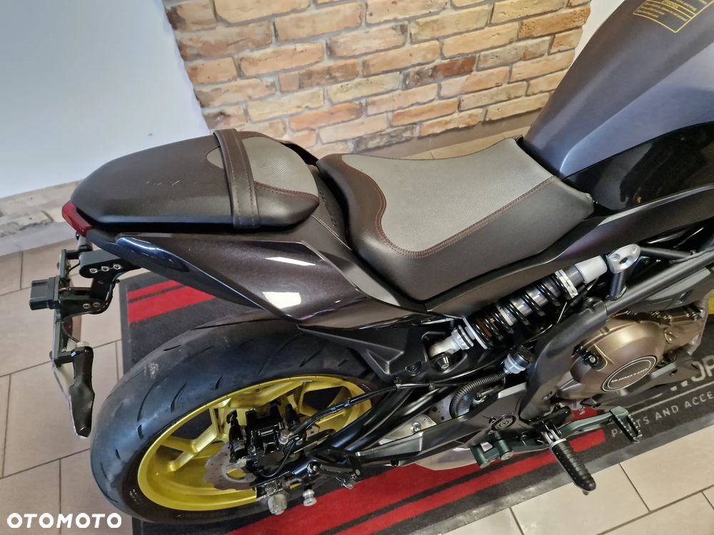 QJMOTOR SRK 700 - 31