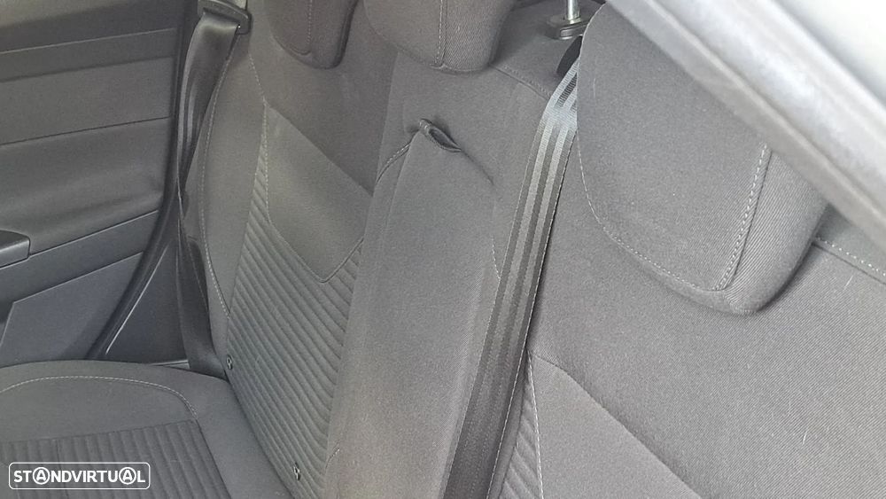 Ford Focus SW 1.5 TDCi EcoBlue Business - 8