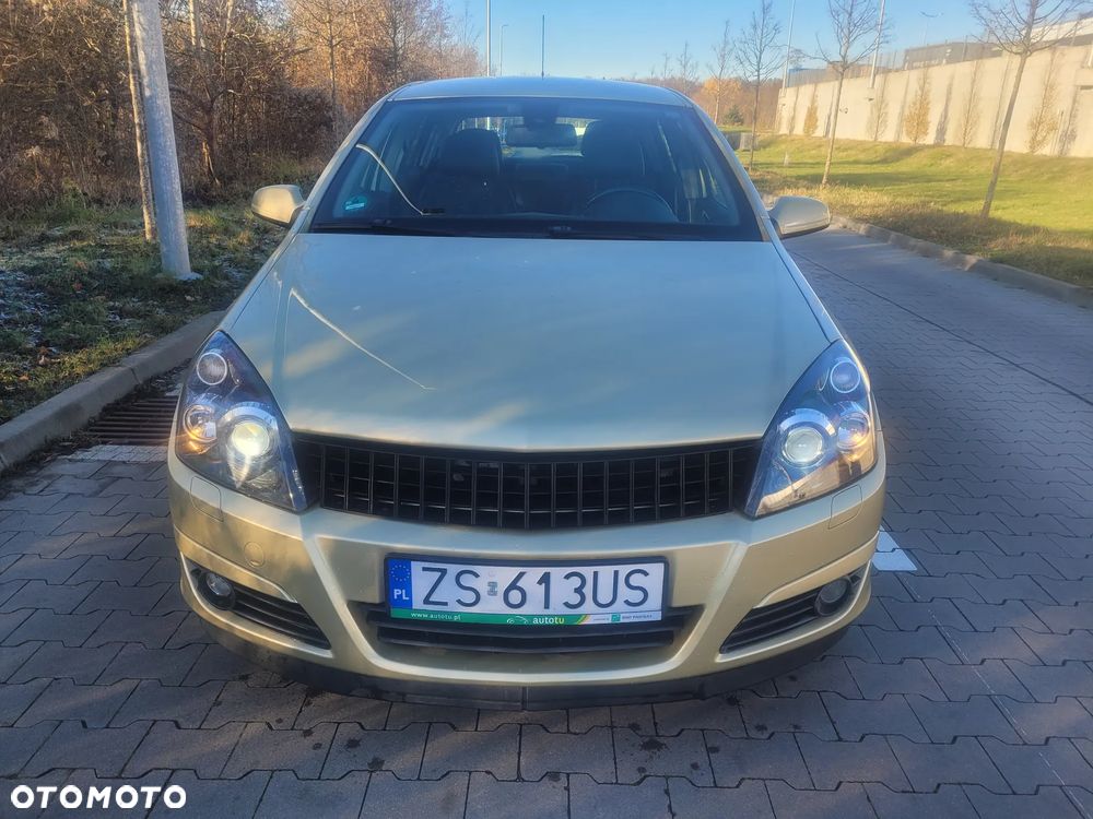 Opel Astra 2.0 Turbo Cosmo - 11