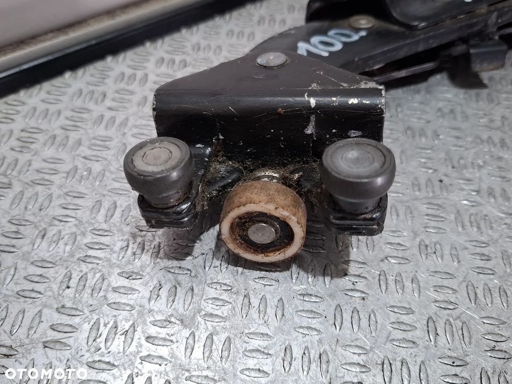 Rolka drzwi przesuwnych lewych Renault Master III IV 2019 rok nr 745961469R - 2