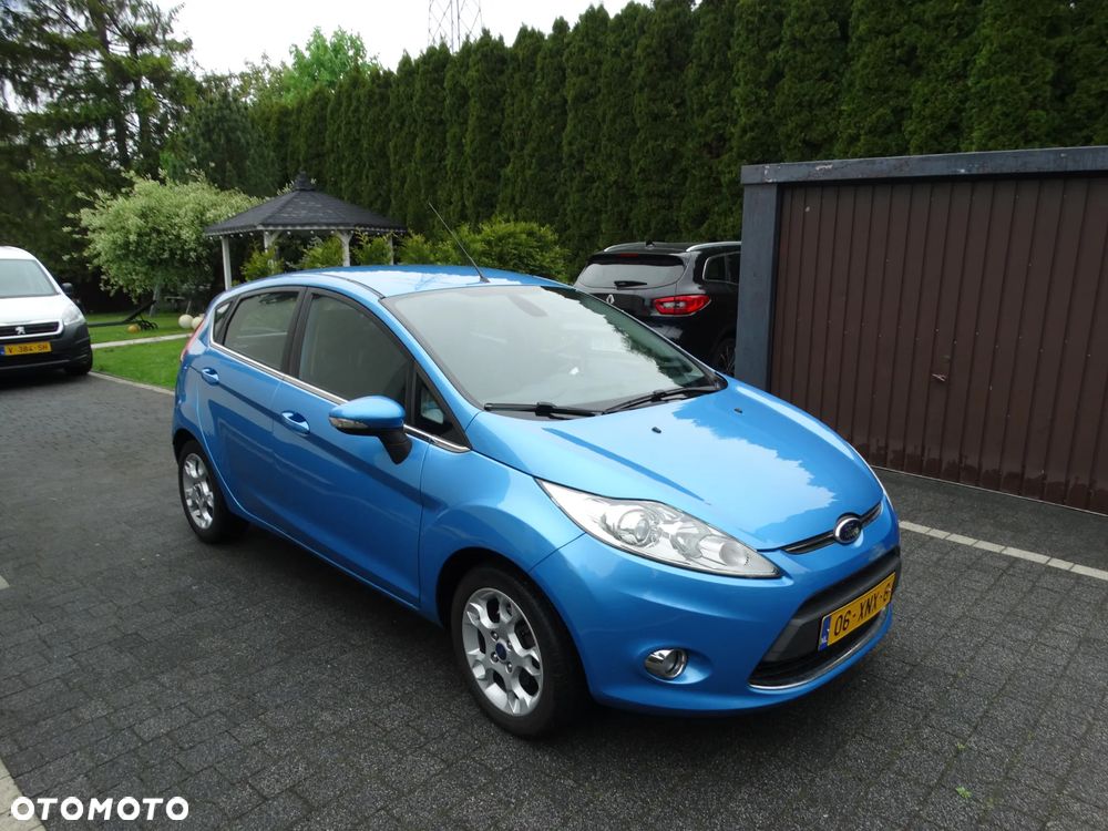 Ford Fiesta - 24