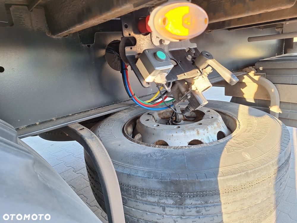 Kögel FIRANKA SAF INTRAX TARCZA OS PODNOSZONA PALECIARA - 12