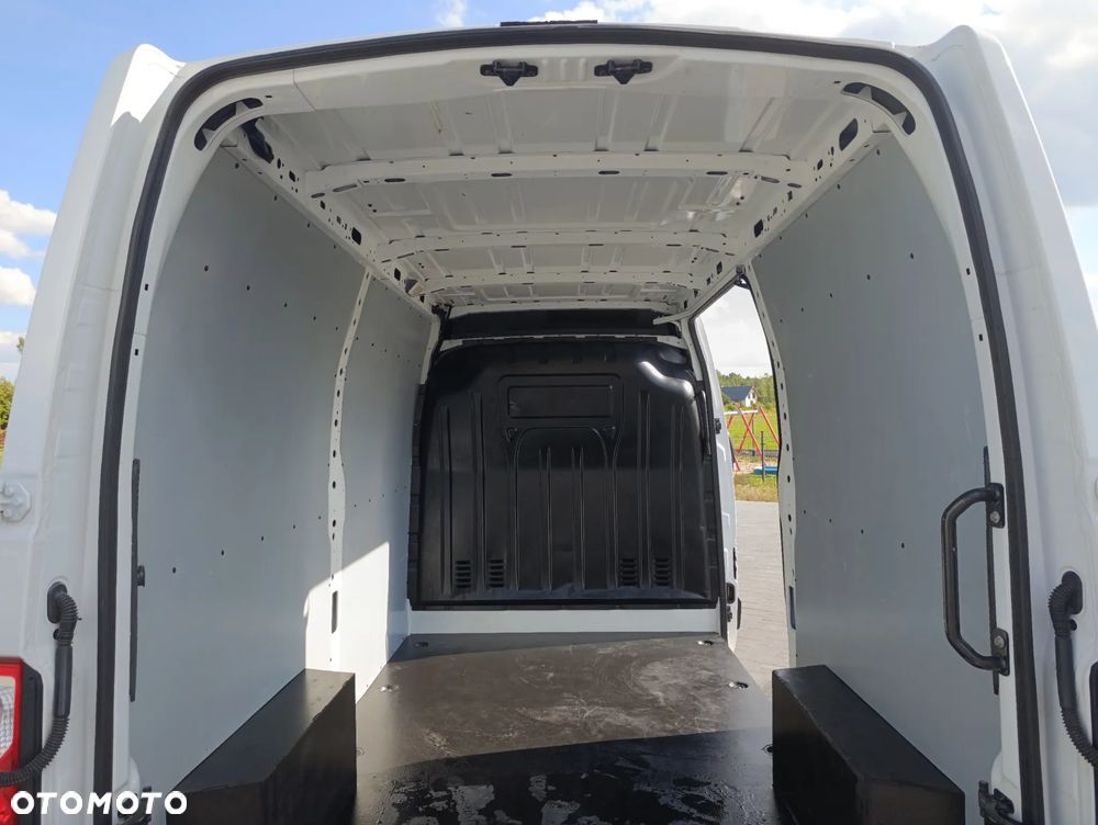 Renault Master III - 15
