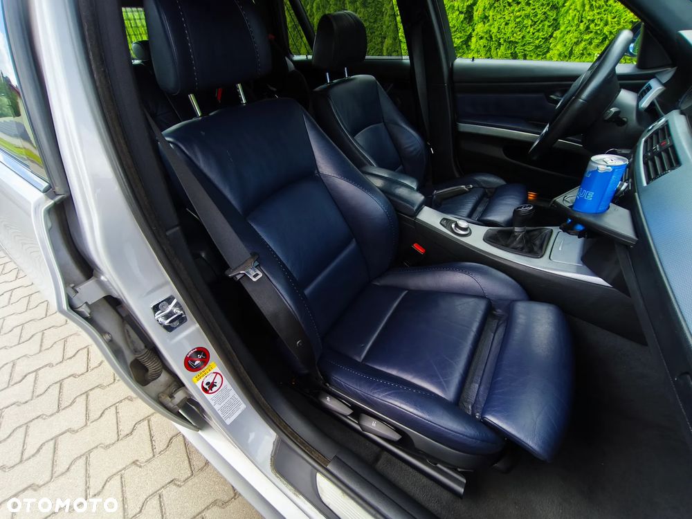 BMW Seria 3 330d - 29
