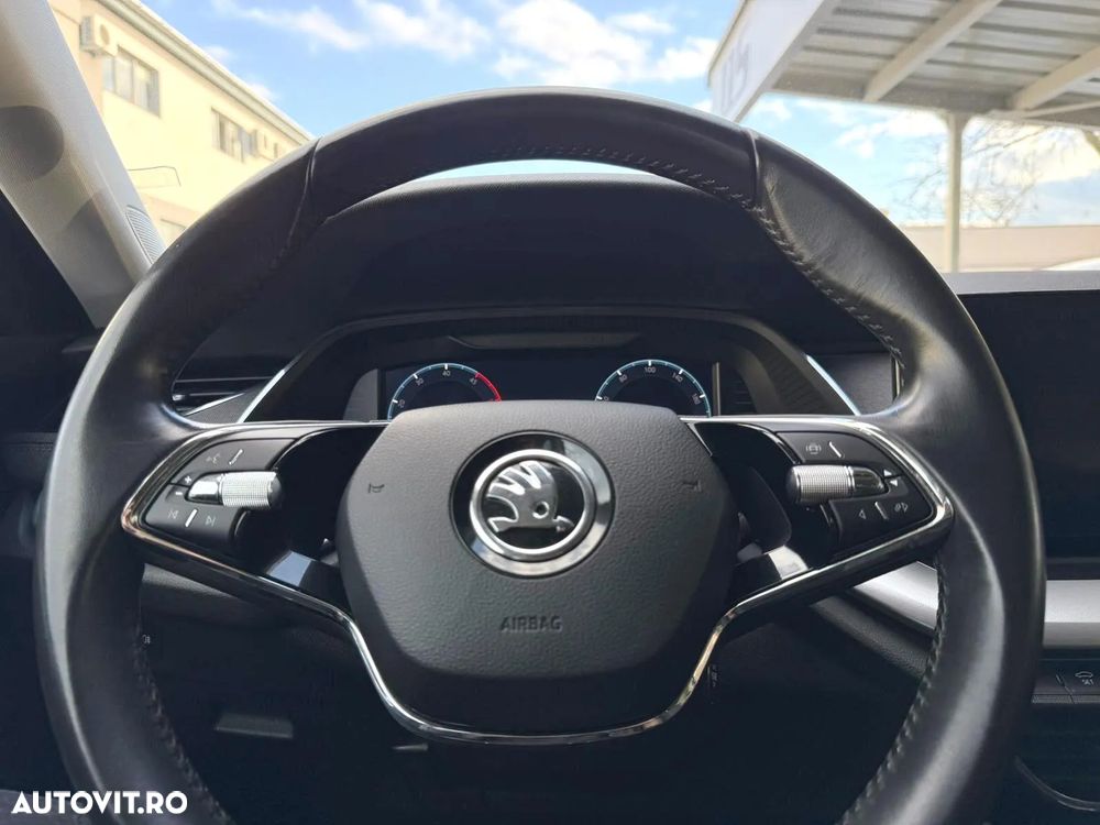 Skoda Octavia 2.0 TDI DSG Style - 24