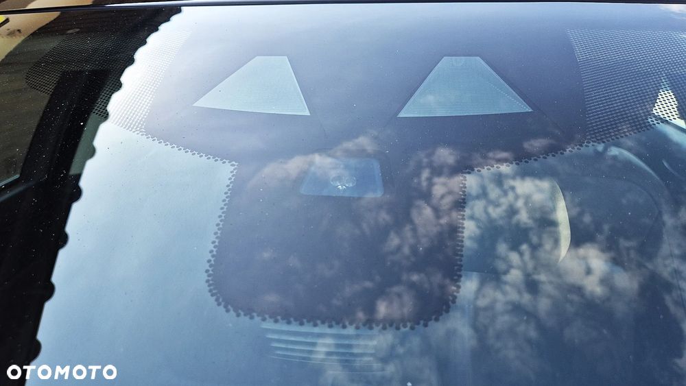 Jaguar XE 2.0 D Portfolio - 22