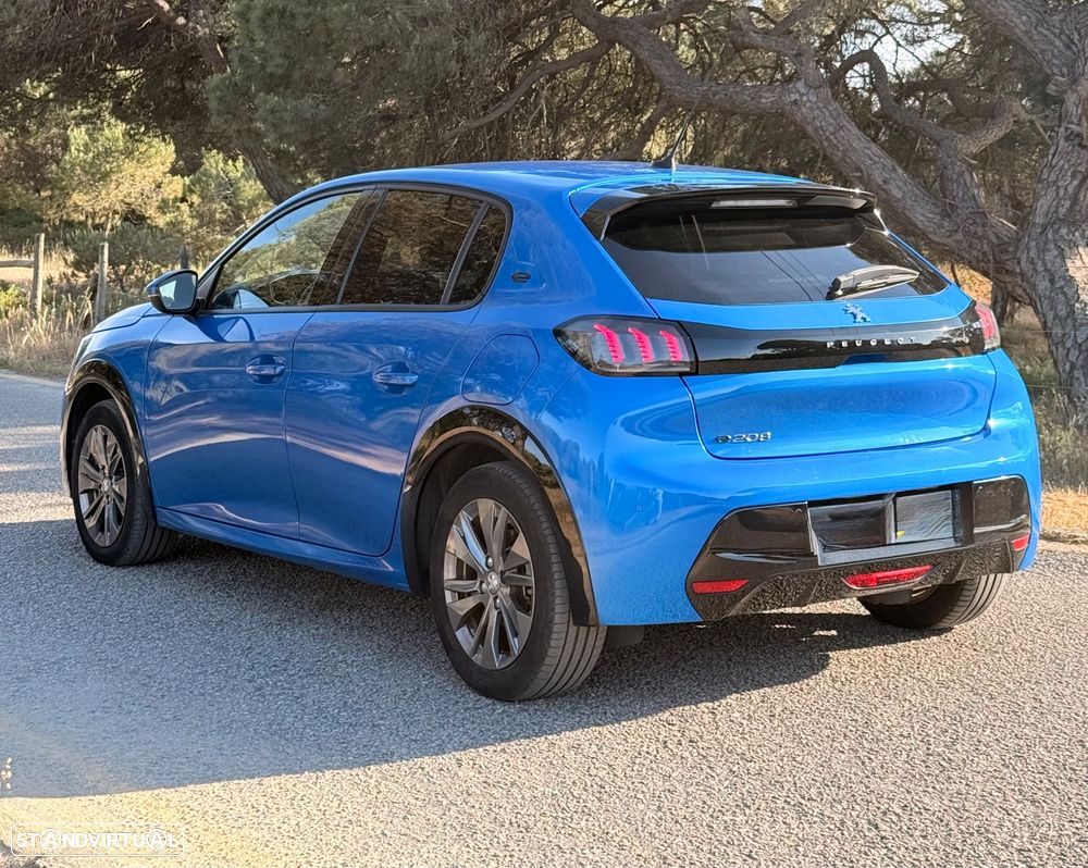 Peugeot e-208 Allure - 5