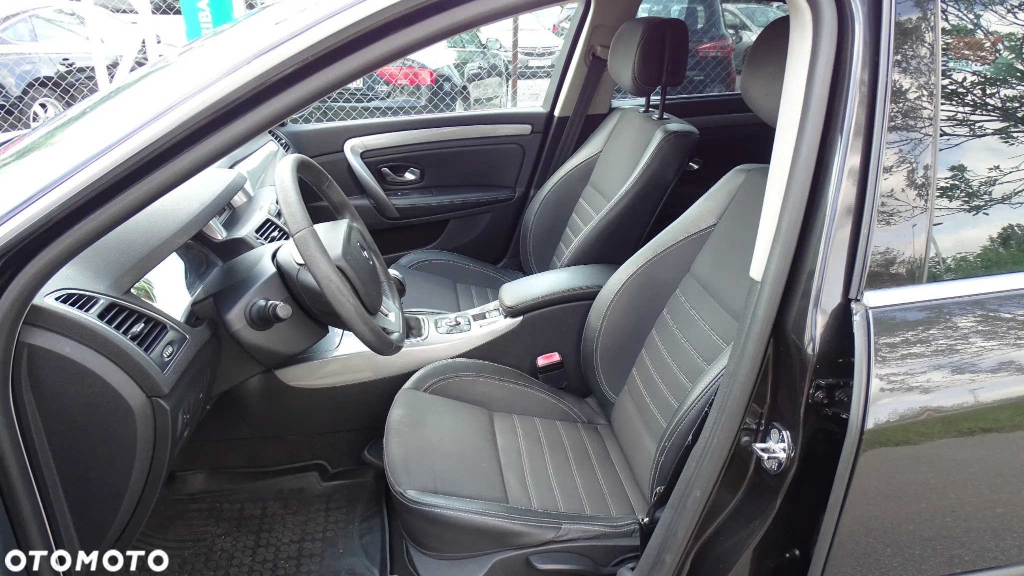 Renault Laguna 2.0 DCi Dynamique - 9