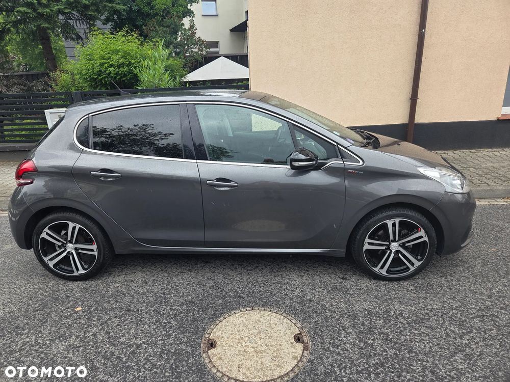 Peugeot 208 - 4