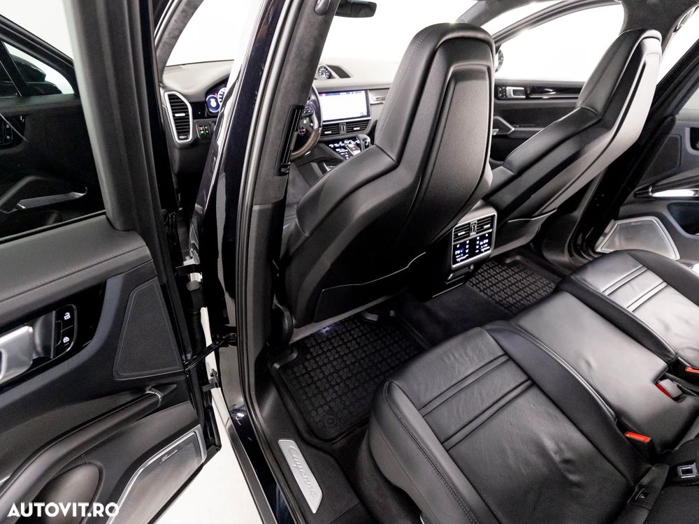 Porsche Cayenne Turbo - 7