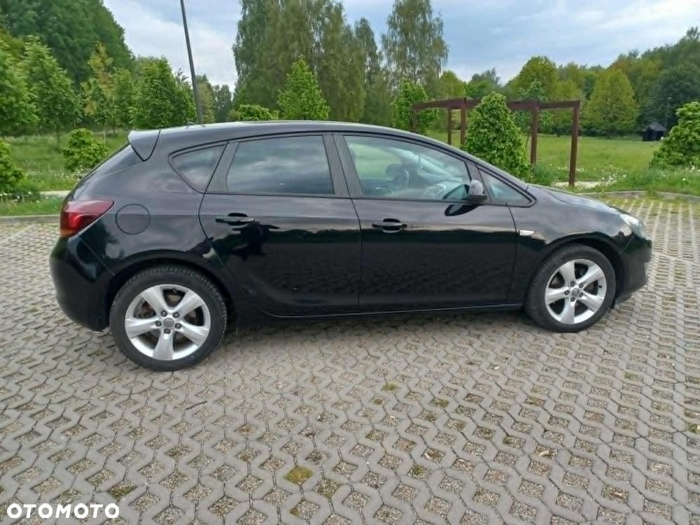 Opel Astra 1.7 CDTI DPF Innovation - 11