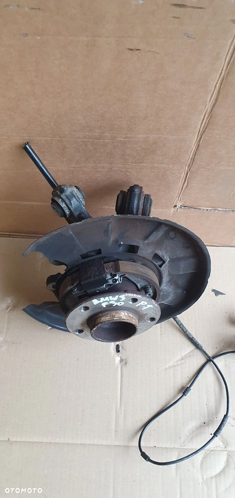 Zwrotnica piasta prawy tył tylna prawa BMW 3 F30 F31 1.5 - 3