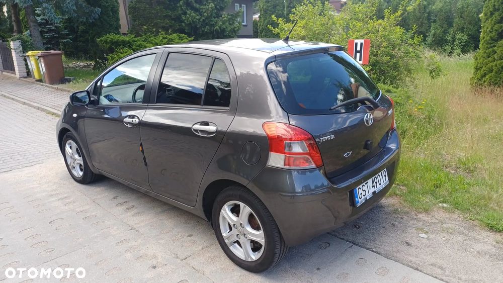 Toyota Yaris 1.33 Premium - 4