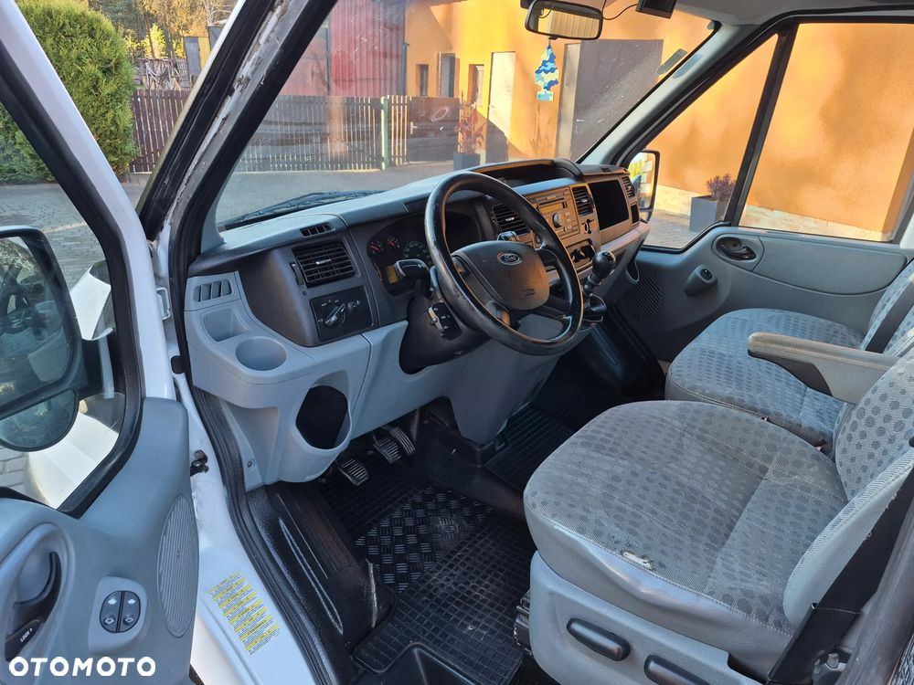 Ford Transit - 11