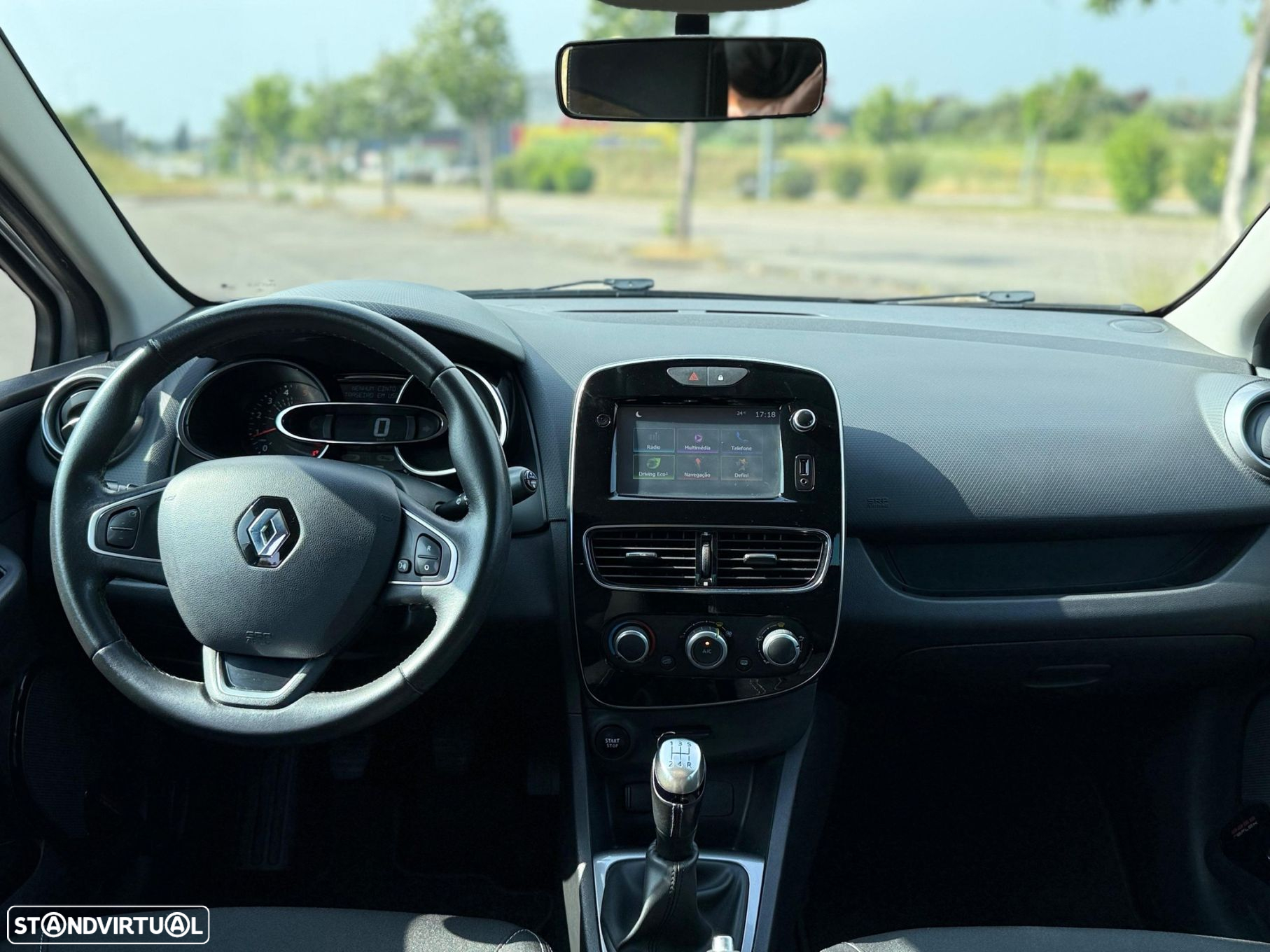 Renault Clio - 10