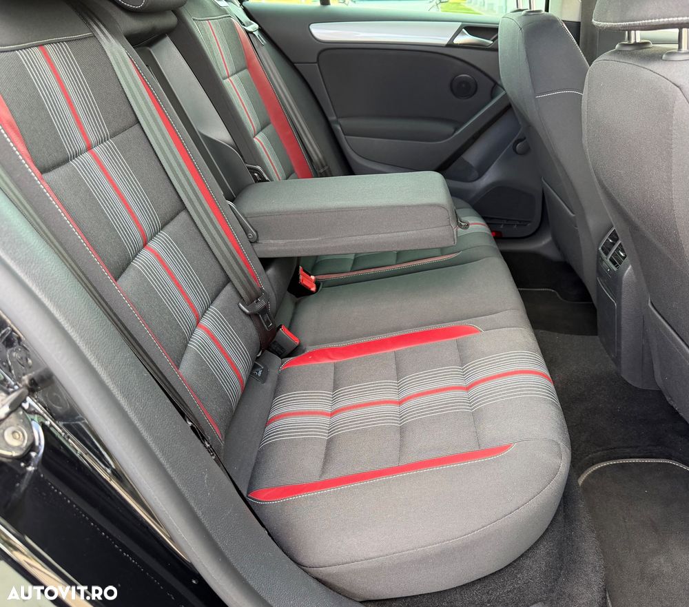 Volkswagen Golf - 9