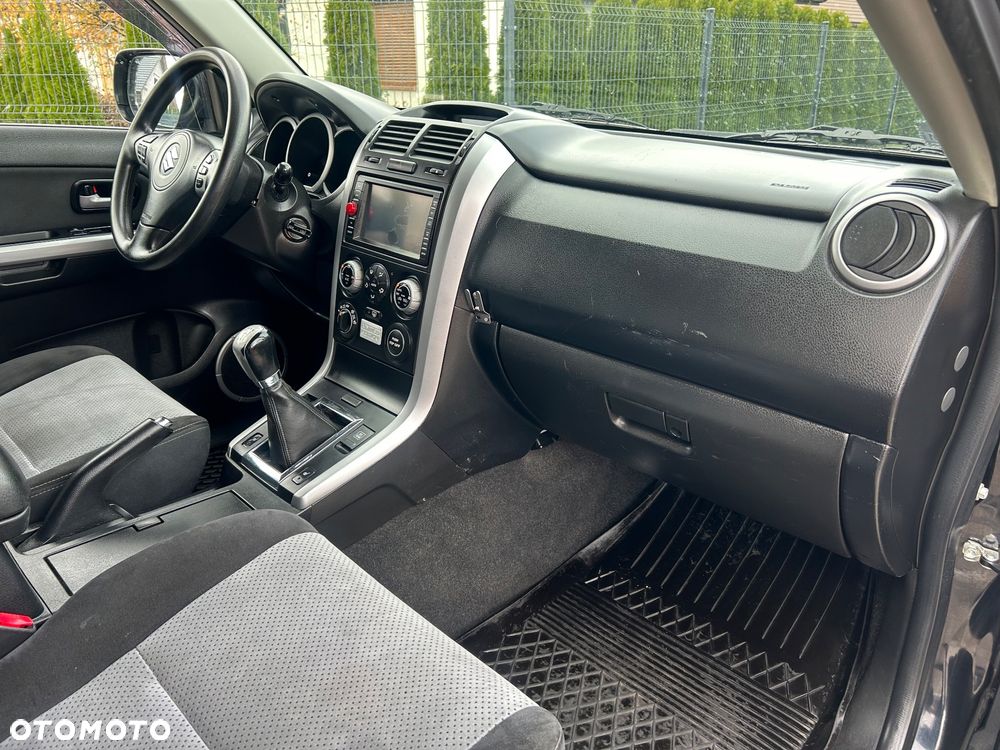 Suzuki Grand Vitara 2.0 - 9
