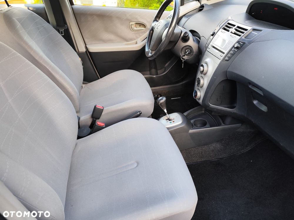 Toyota Yaris - 9