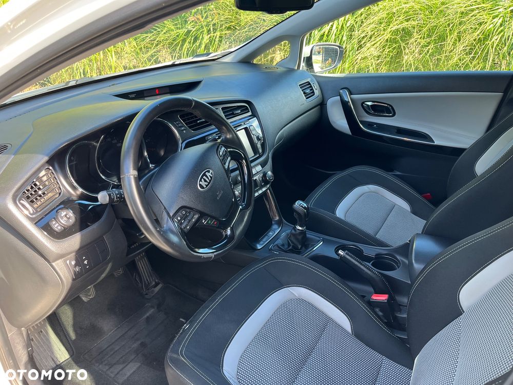 Kia Ceed - 8