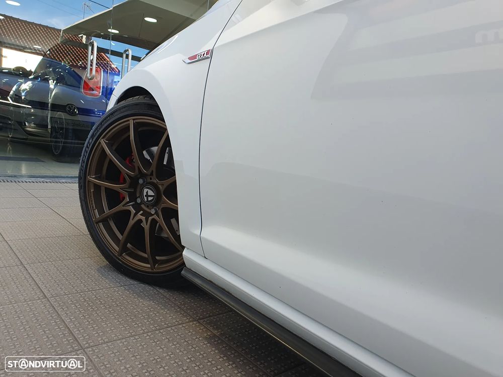VW Golf GTI 2.0 TSI OPF DSG Performance - 24
