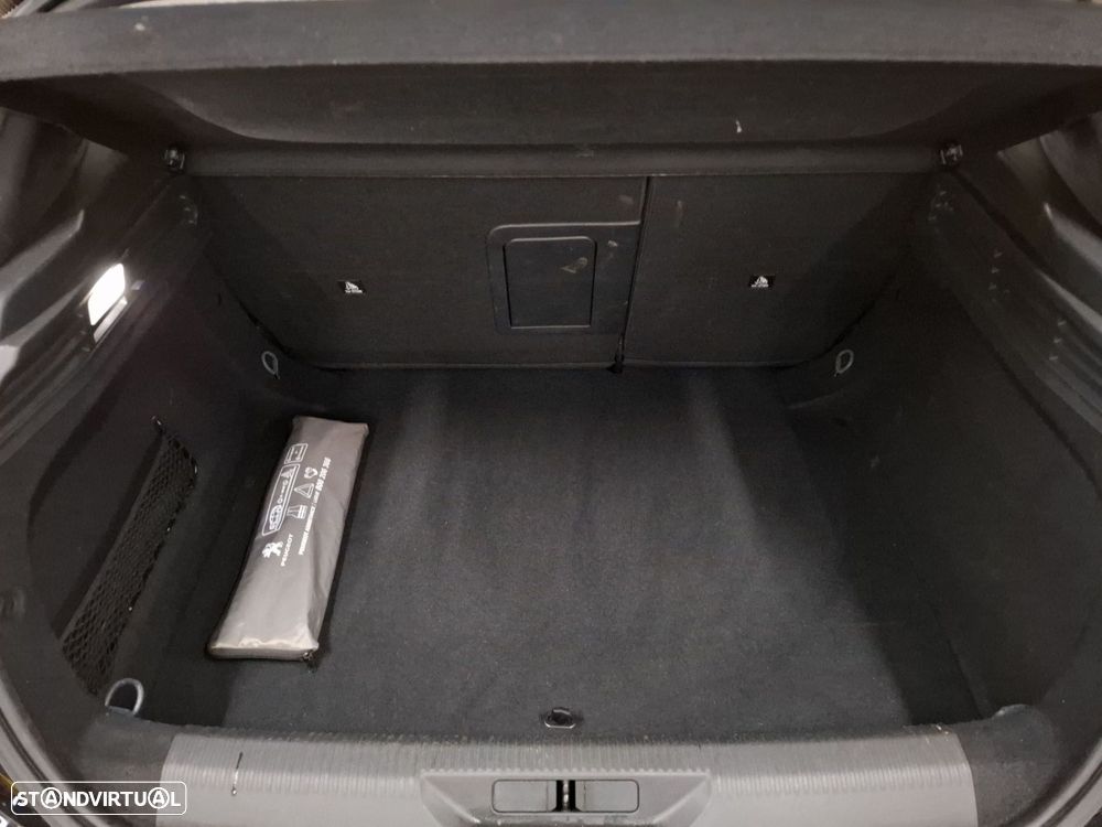 Peugeot 308 1.2 PureTech Allure Pack - 25