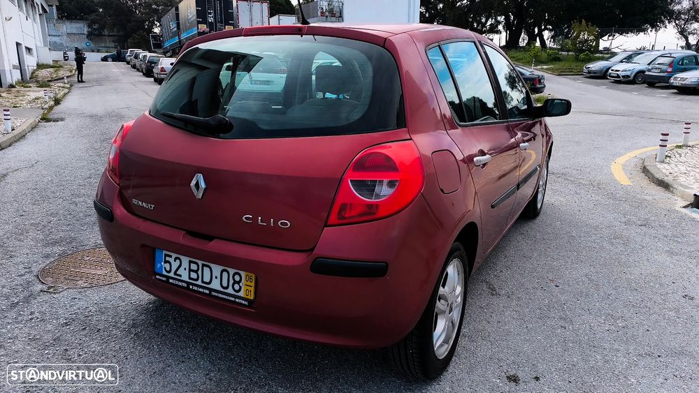 Renault Clio 1.2 16V Confort Privilège - 29
