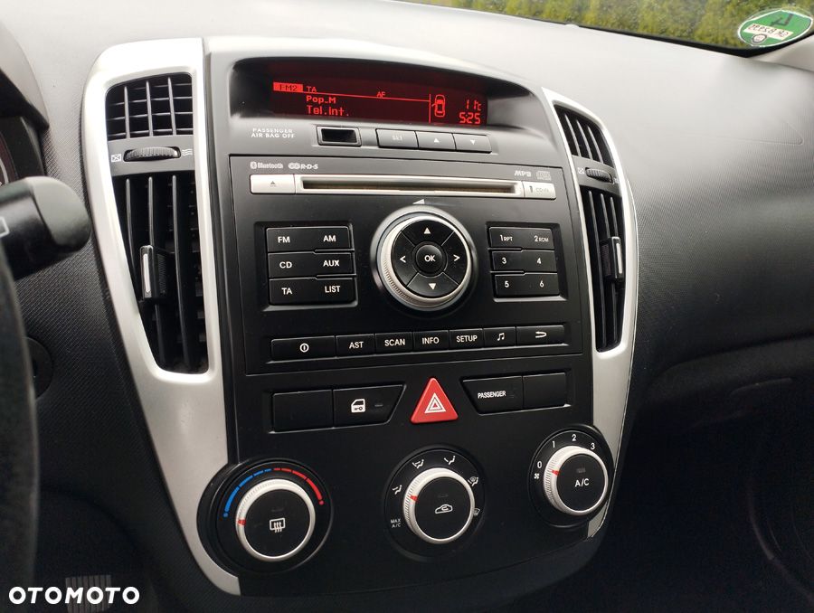 Kia Ceed 1.4 CVVT Dream-Team Edition - 9