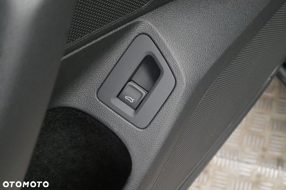 Volkswagen Passat Variant 2.0 TSI Elegance DSG - 18