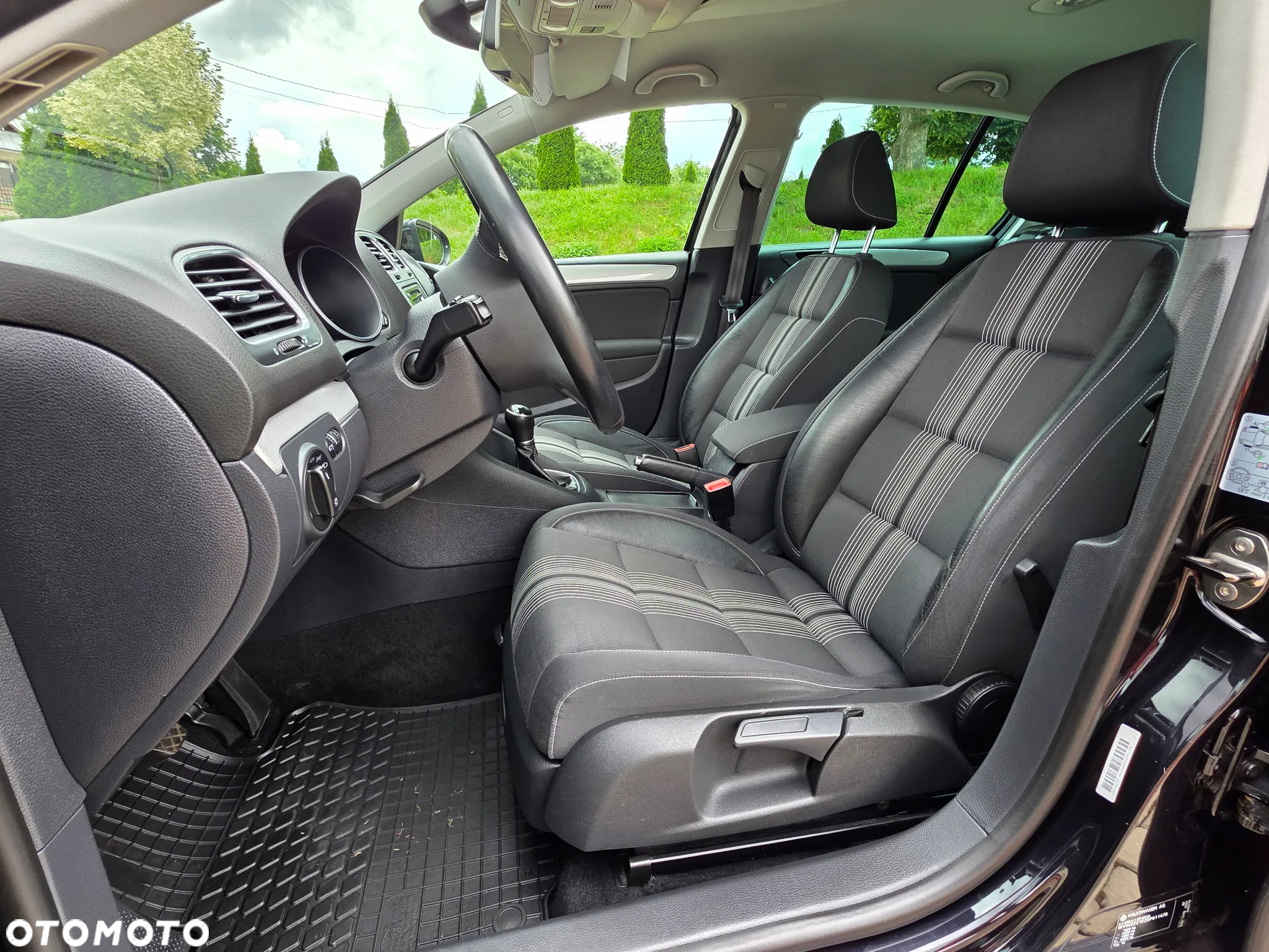 Volkswagen Golf 2.0 TDI DPF MATCH - 16