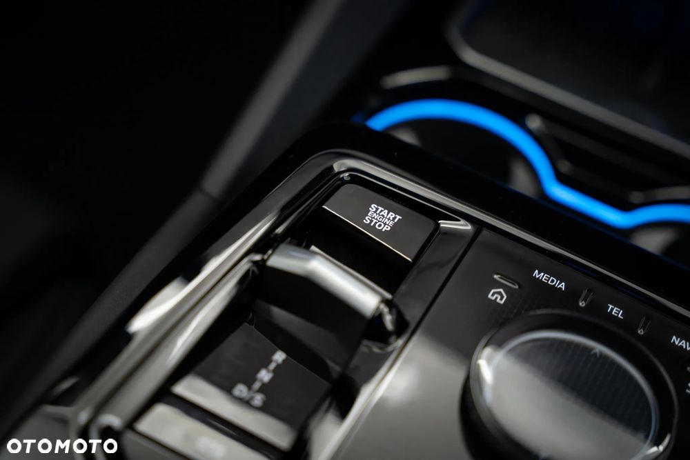 BMW Seria 5 520d mHEV - 38