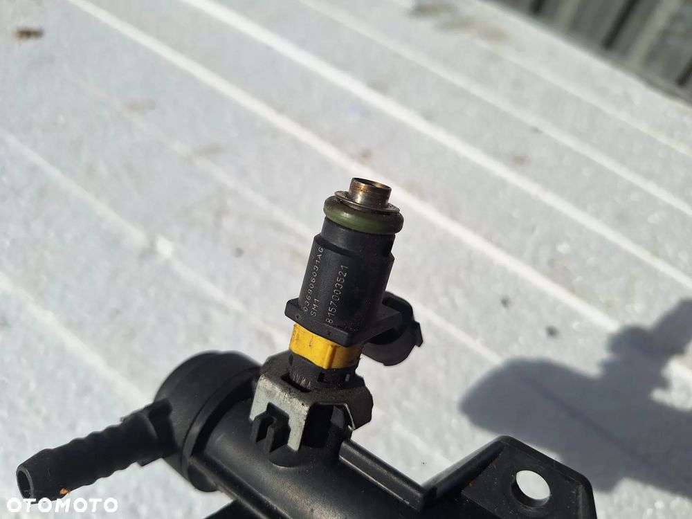 listwa wtryskowa wtryski VW Golf V SKODA 036133319BT    036906031AG   (79/4) - 6