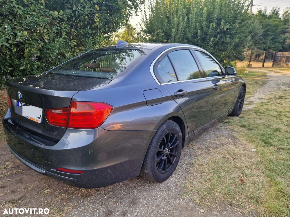 BMW Seria 3 318d Touring Luxury Line - 12