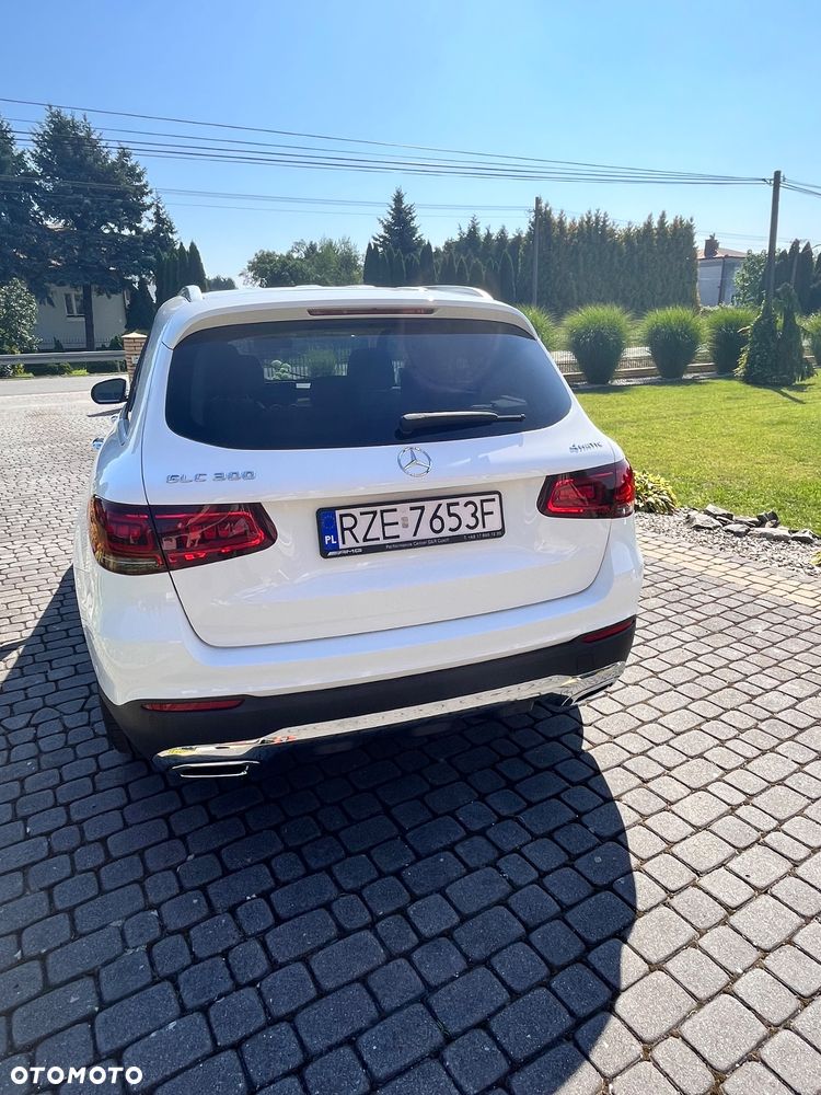 Mercedes-Benz GLC 300 4Matic 9G-TRONIC Exclusive - 6
