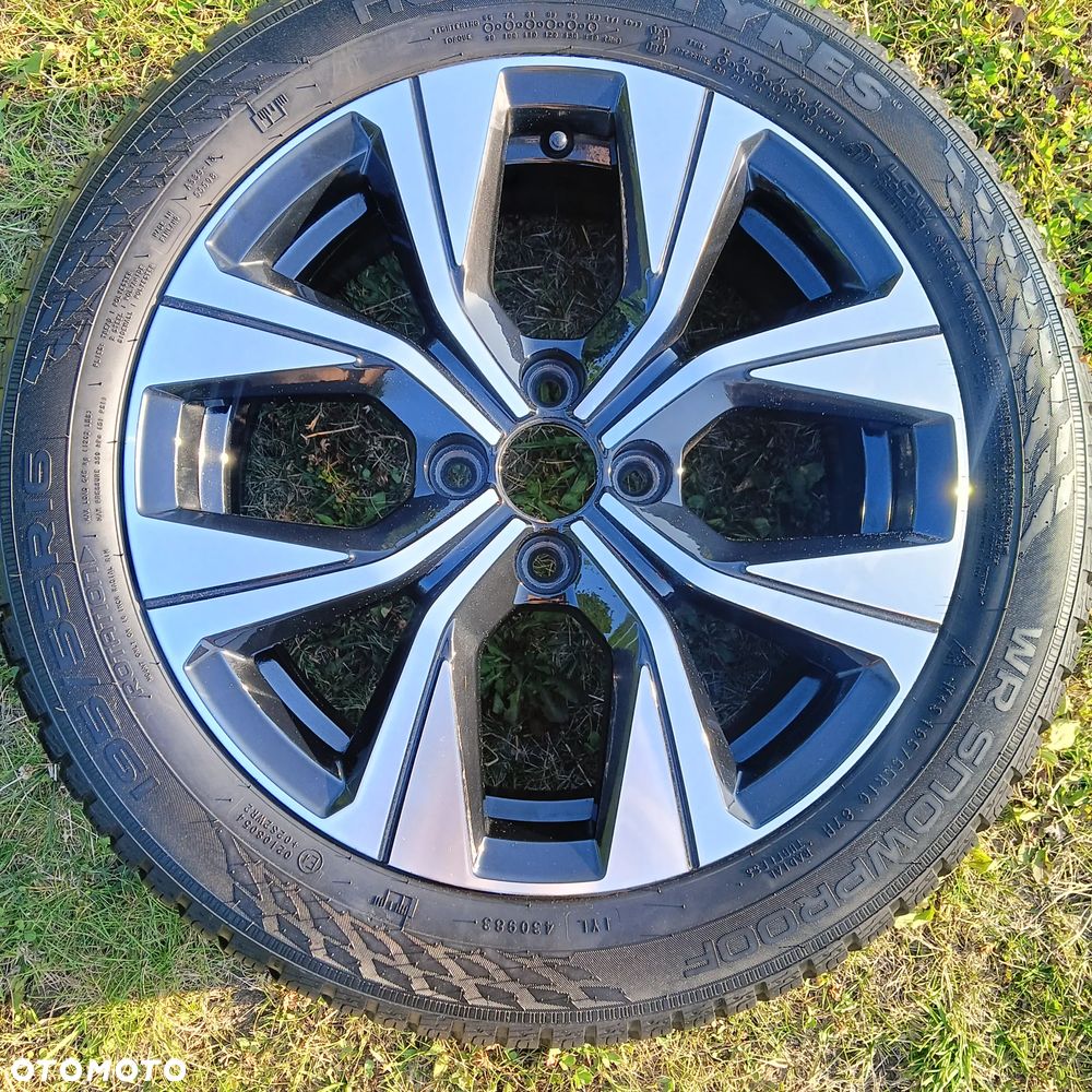 opony zimowe klasy premium Nokian Tyres WR Snowproof w rozmiarze 195/55 R16 87H. - 5