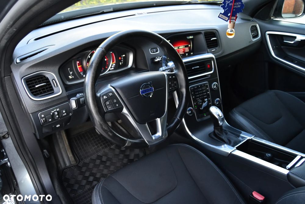 Volvo V60 Cross Country D4 Drive-E Momentum - 33