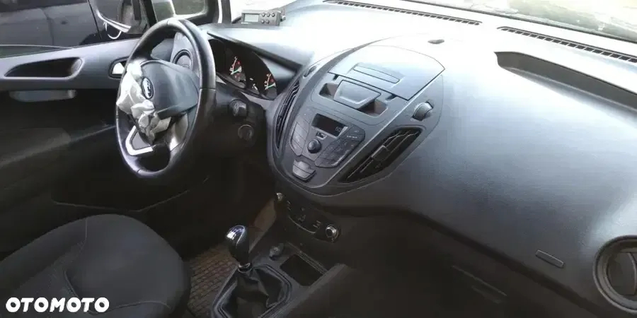 Ford transit courier - 19