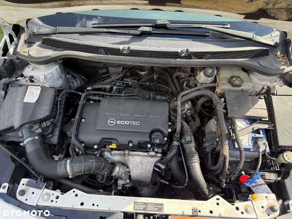Opel Astra 1.4 Turbo Cosmo - 12