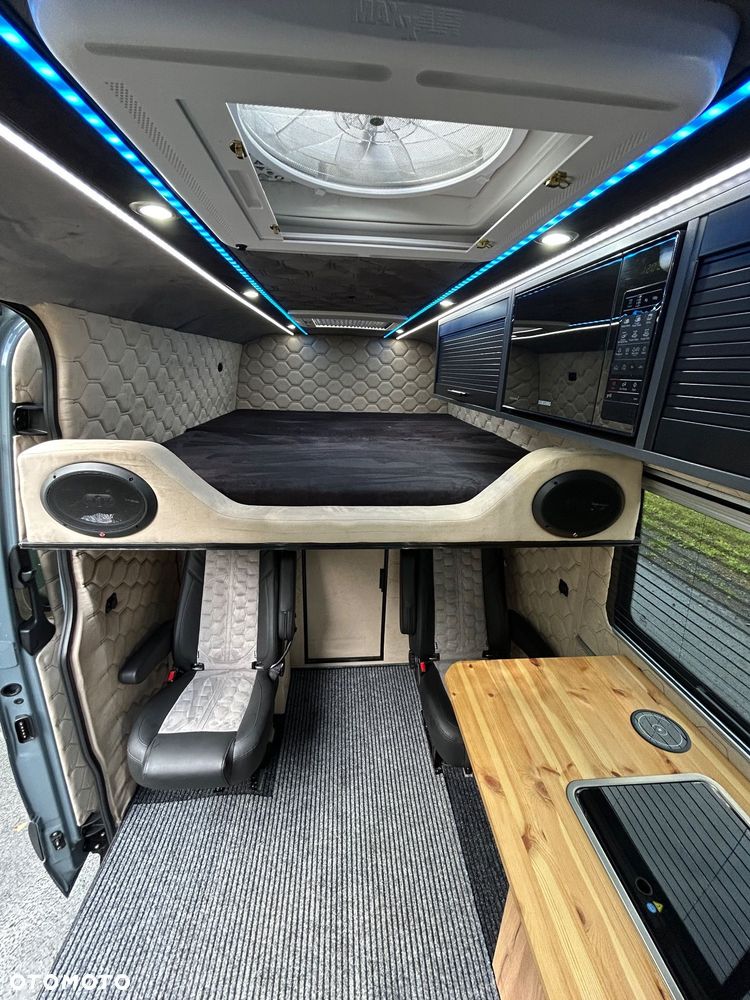 Mercedes-Benz Sprinter Long BASE 9G-Tronic 907.235 - 13