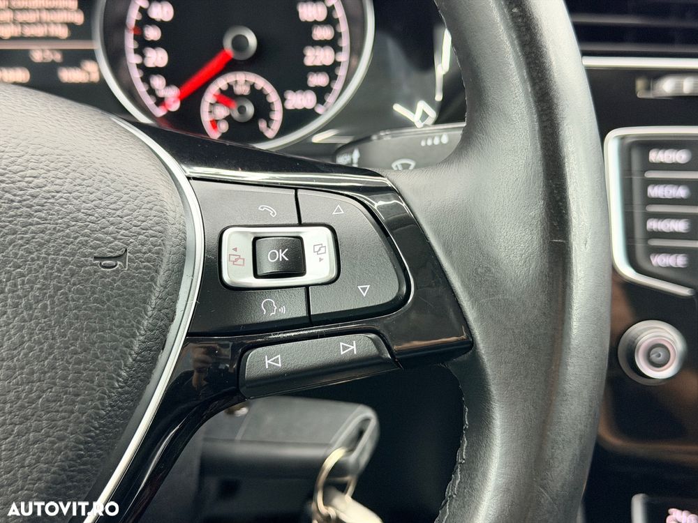 Volkswagen Golf 1.6 TDI BlueMotion Technology Trendline - 29