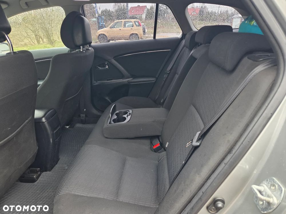Toyota Avensis 2.0 D-4D - 3