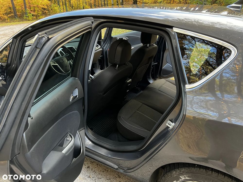 Opel Astra 1.4 Turbo Edition - 10