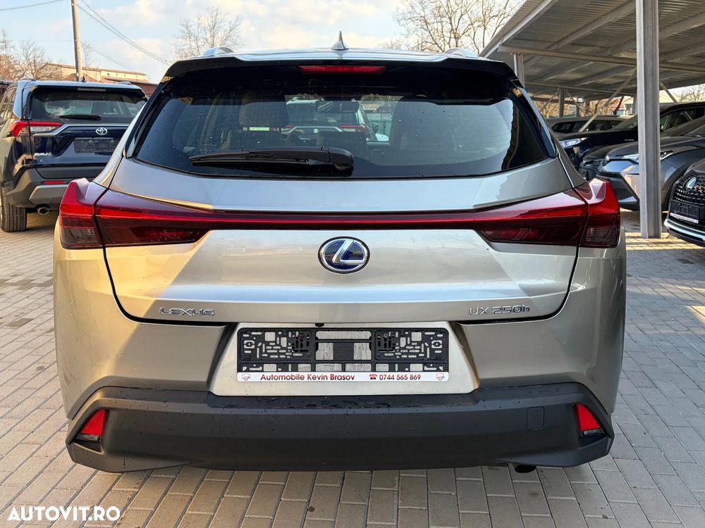 Lexus UX 250h Business Edition - 22