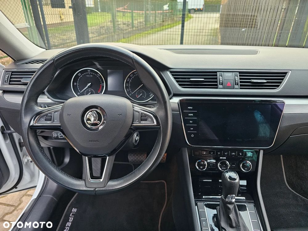Skoda Superb 2.0 TDI DSG Premium Edition - 14