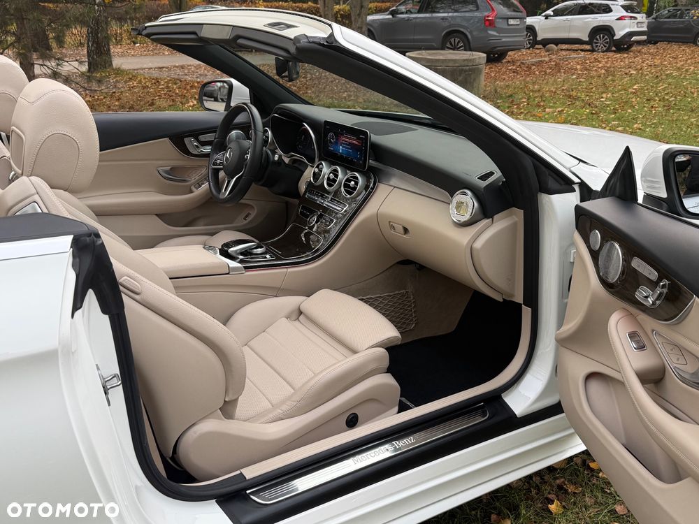 Mercedes-Benz Klasa C 300 4MATIC 9G-TRONIC - 20