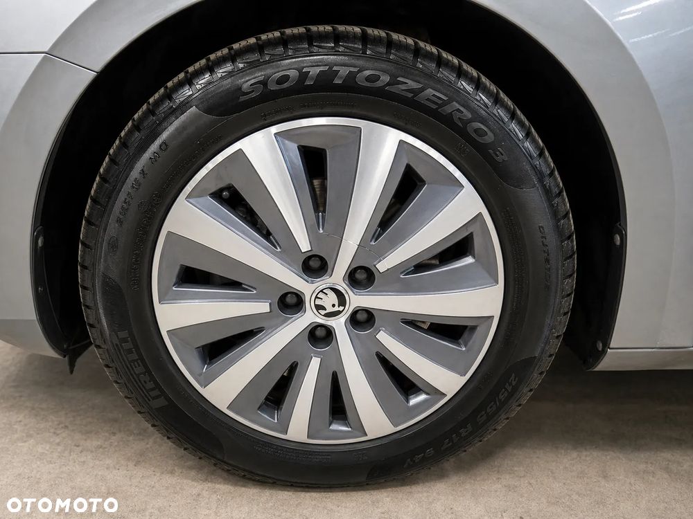 Skoda Superb 2.0 TDI SCR Style DSG - 9