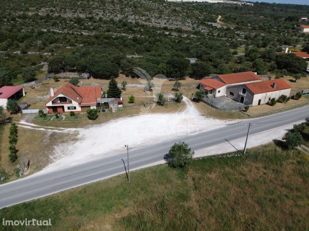 Moradia + Estabelecimento Comercial - Mendiga, Porto de Mós - Grande imagem: 2/36