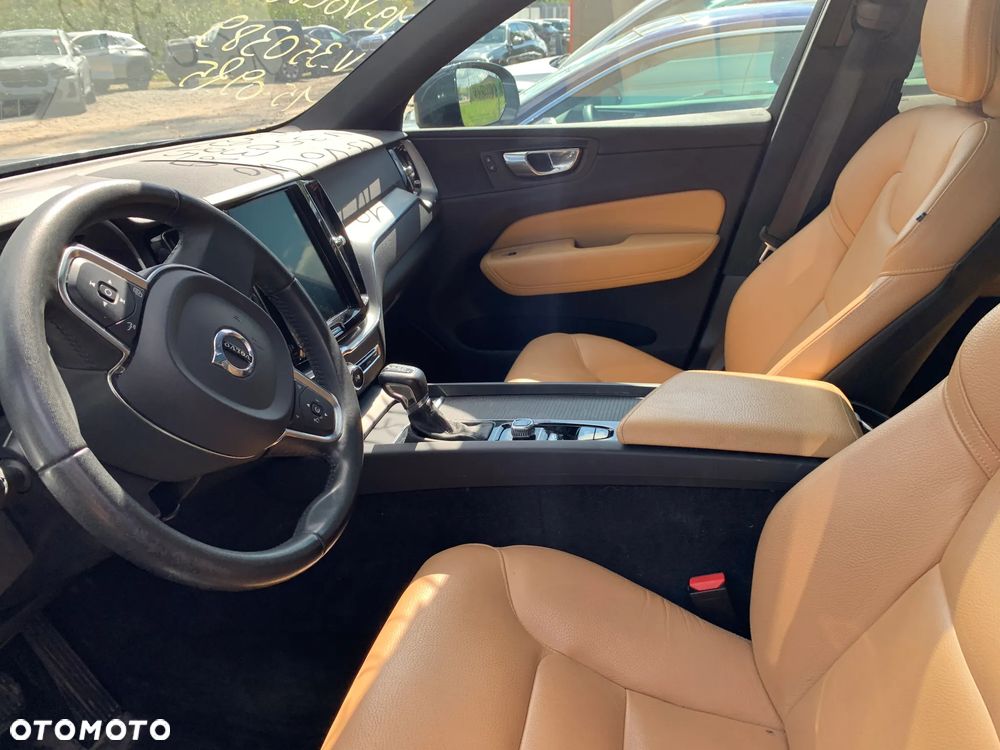 Volvo XC 60 T6 AWD Momentum - 8