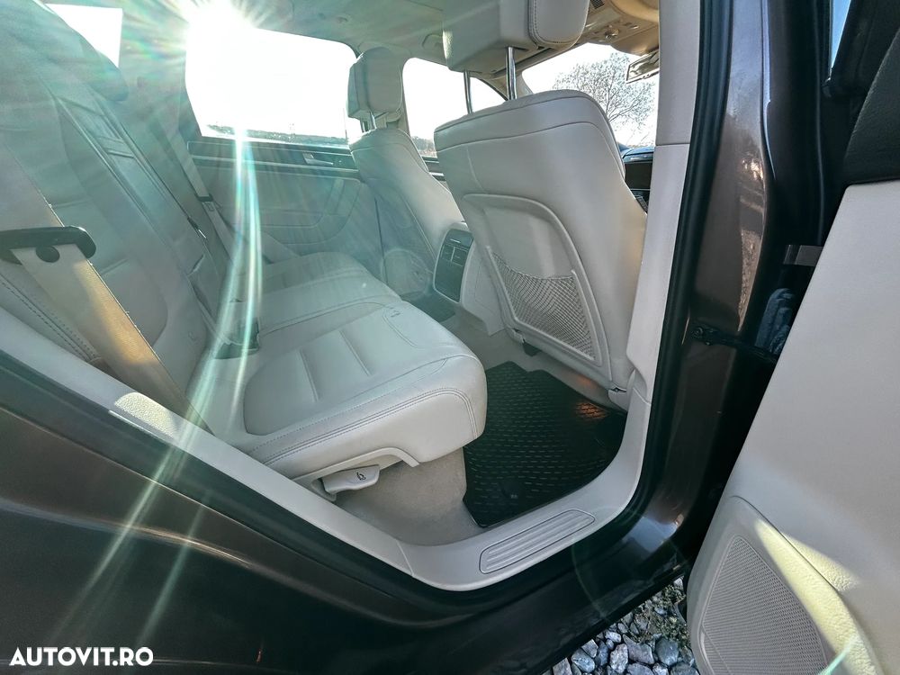 Volkswagen Touareg - 20