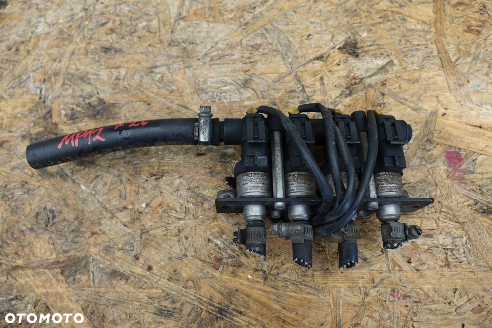 LISTWA WTRYSKOWA WTRYSKI GAZU  BARRACUDA - 1