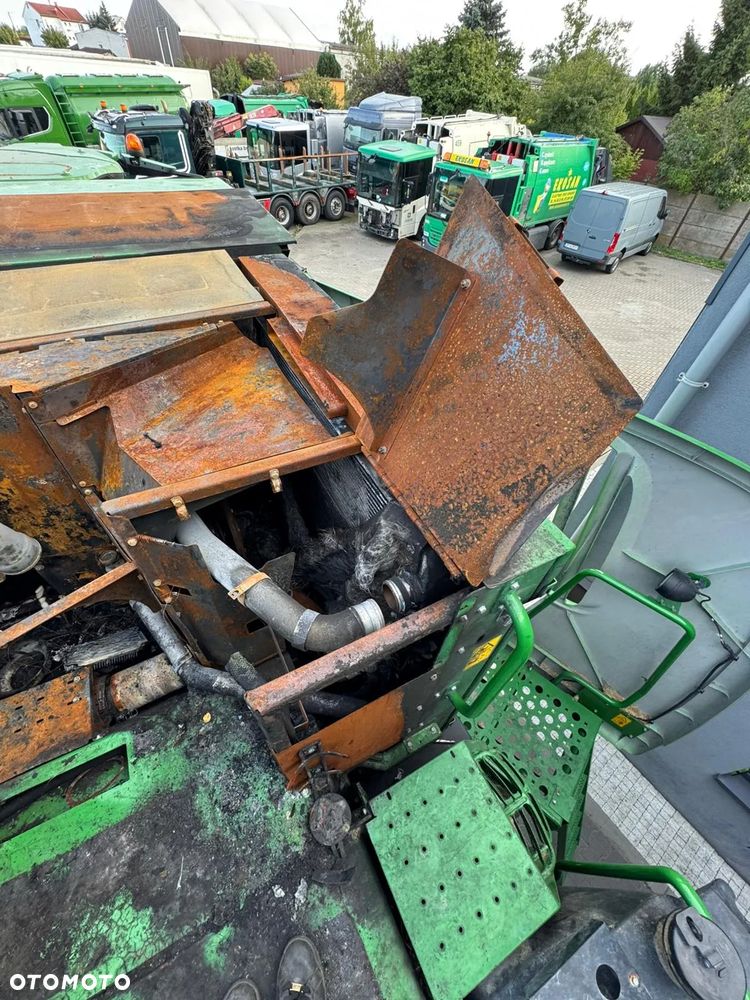 John Deere T670 - 30